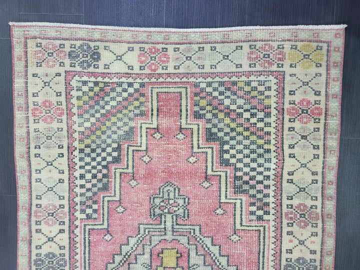 Beige Turkish Runner Rug 3' 4" x 6' 6" Hand-Knotted pattern