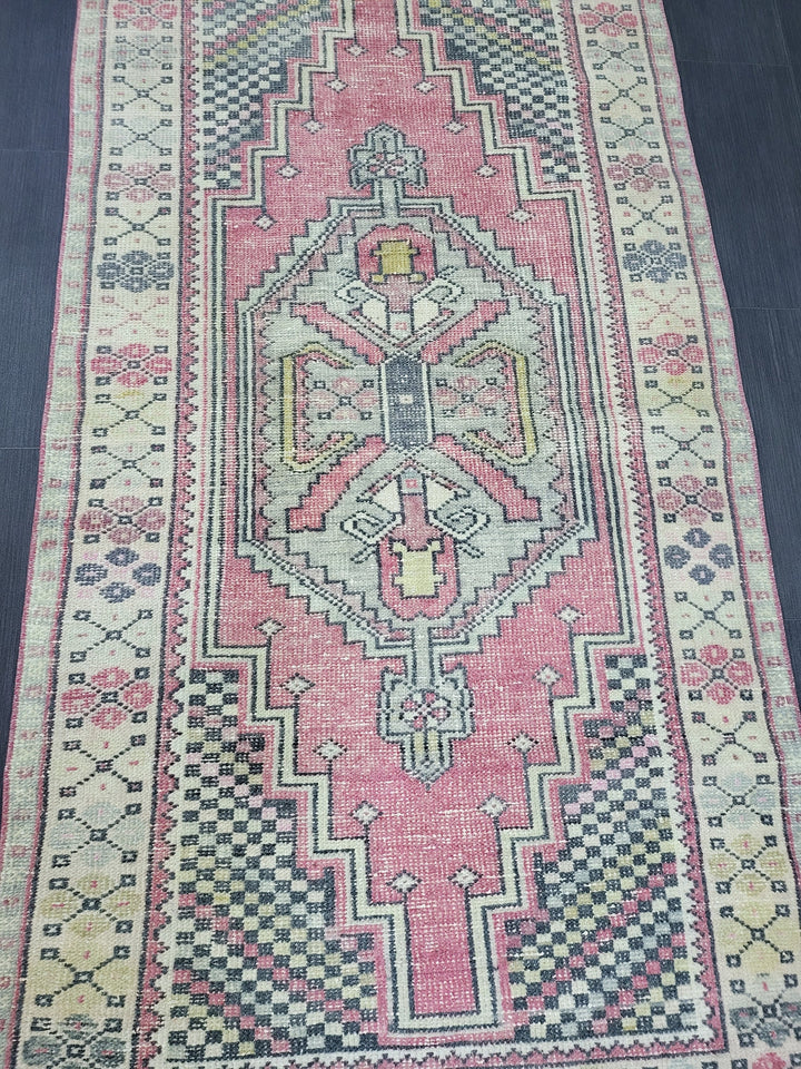 Beige Turkish Runner Rug 3' 4" x 6' 6" Hand-Knotted texture