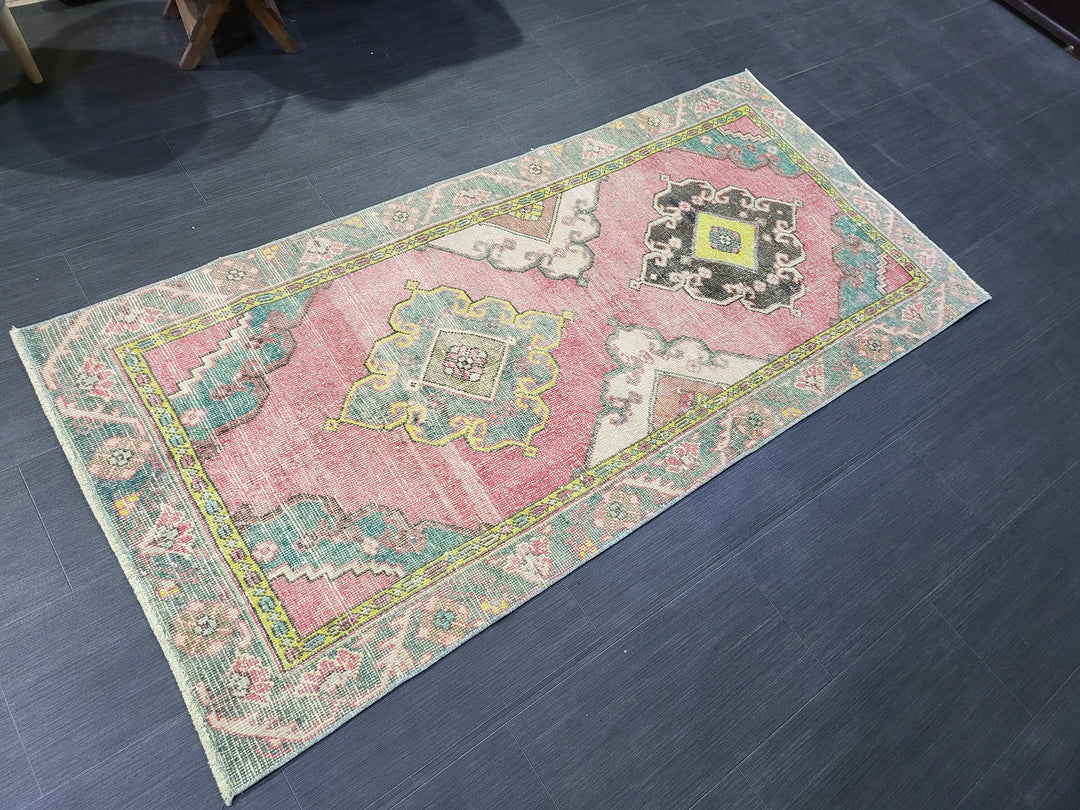 Beige Turkish Runner Rug 2' 11" x 6' 2" Hand-Knotted pattern
