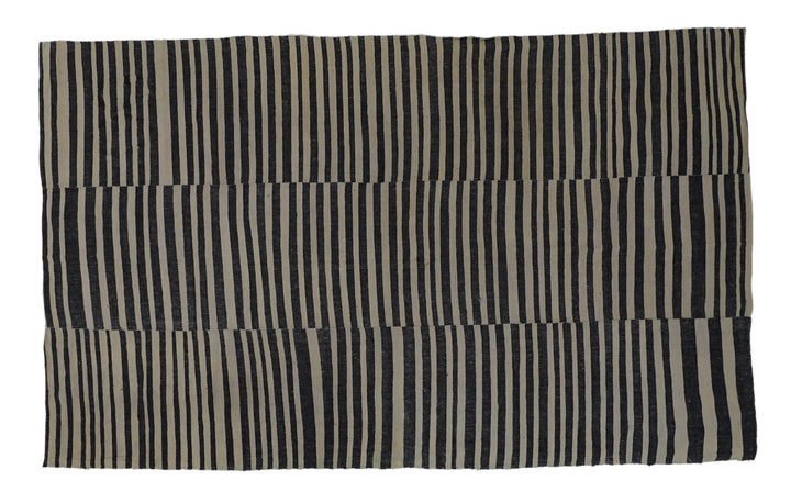 Kilim Rug 5' 5" x 8' 11" | No. VR58196