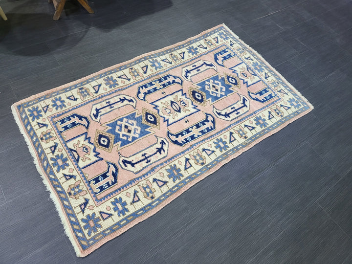 Beige Turkish Runner Rug 2' 11" x 5' Hand-Knotted close-up