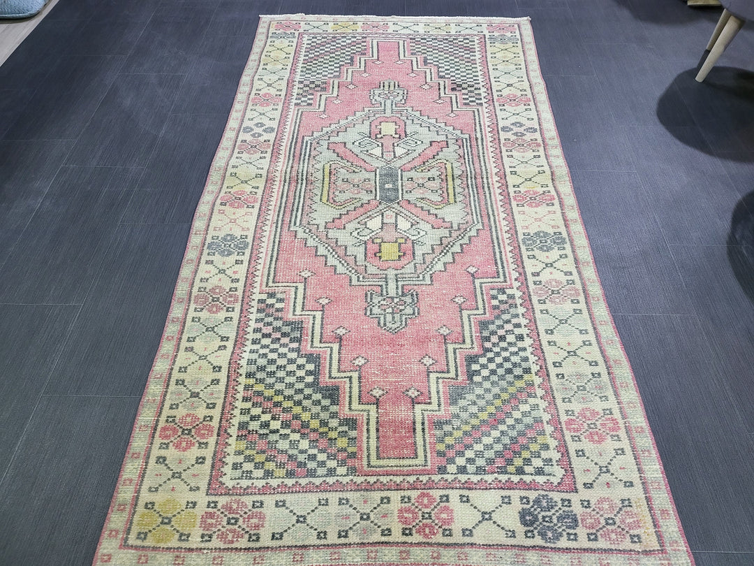 Beige Turkish Runner Rug 3' 4" x 6' 6" Hand-Knotted detail