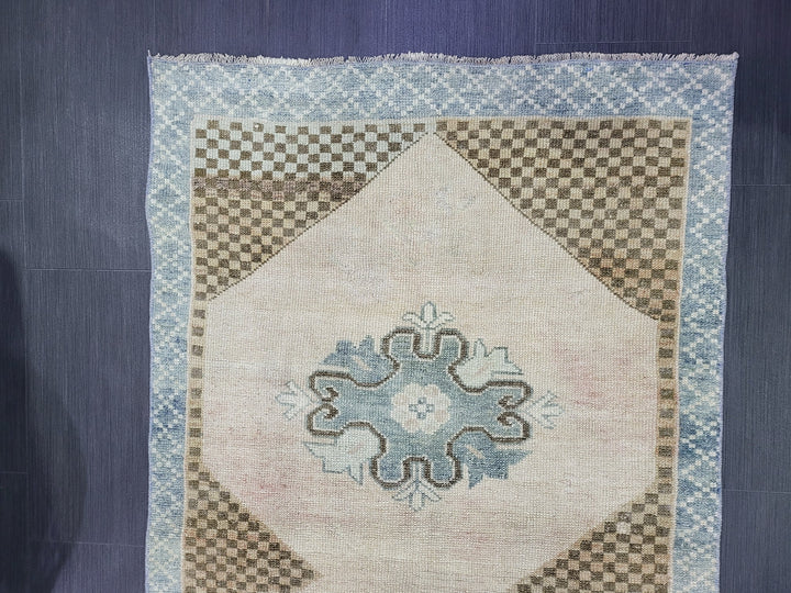 Turkish Oushak Rug 3' 3" x 5' 8" Hand-Knotted close-up