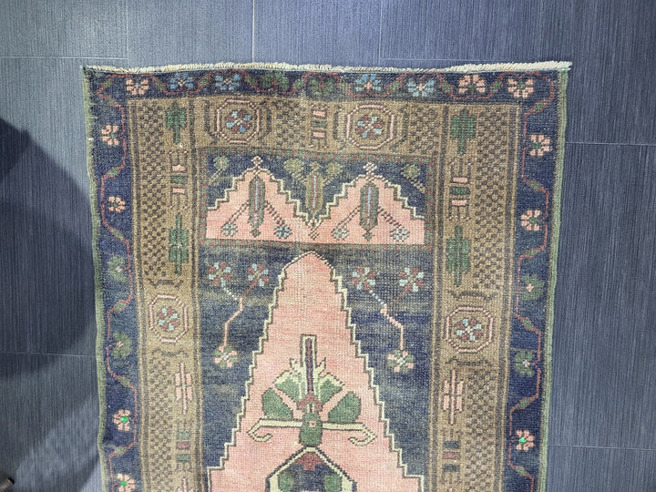 Tan Turkish Runner Rug 2' 6" x 5' 4" Hand-Knotted border