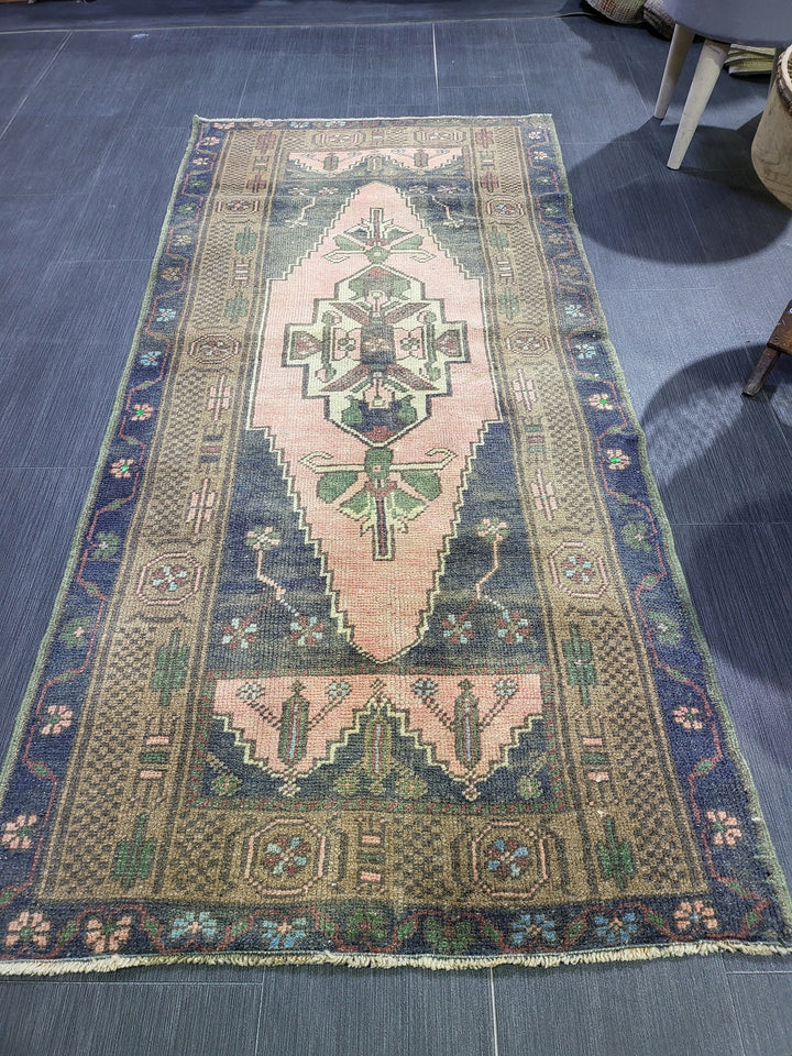 Tan Turkish Runner Rug 2' 6" x 5' 4" Hand-Knotted reverse