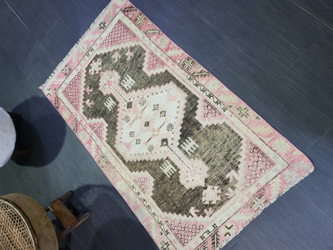 Rust Turkish Oushak Rug 2' 5" x 4' 1" Hand-Knotted field