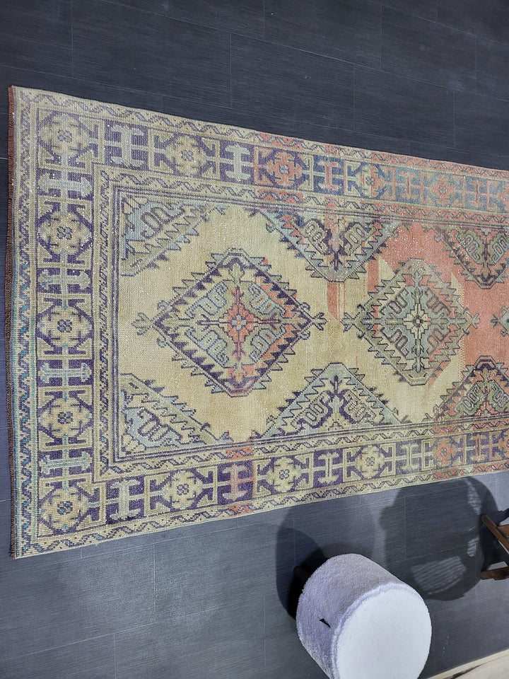 Turkish Runner Rug 4' 4" x 11' 10" Hand-Knotted texture