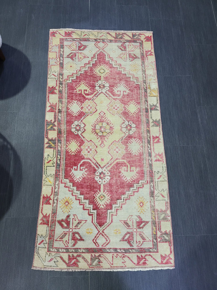 Beige Turkish Runner Rug 2' 5" x 5' Hand-Knotted detail
