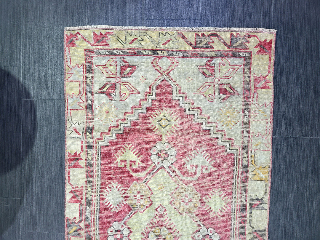 Beige Turkish Runner Rug 2' 5" x 5' Hand-Knotted pattern