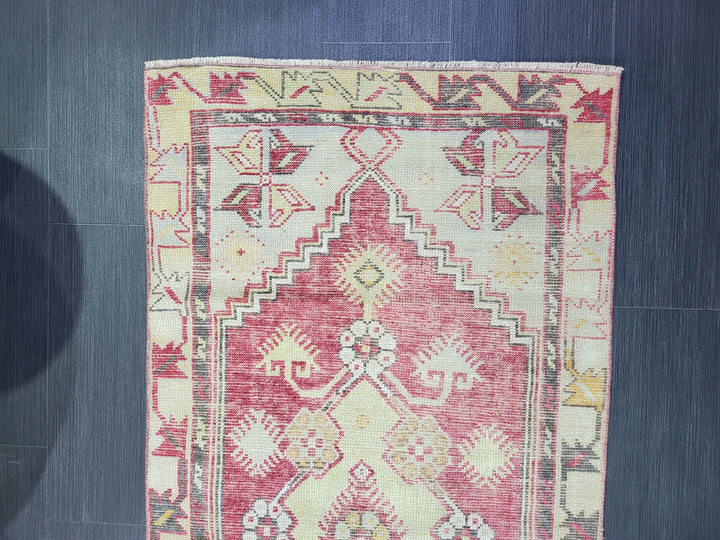 Beige Turkish Runner Rug 2' 5" x 5' Hand-Knotted pattern