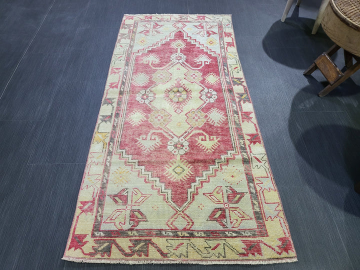 Beige Turkish Runner Rug 2' 5" x 5' Hand-Knotted field