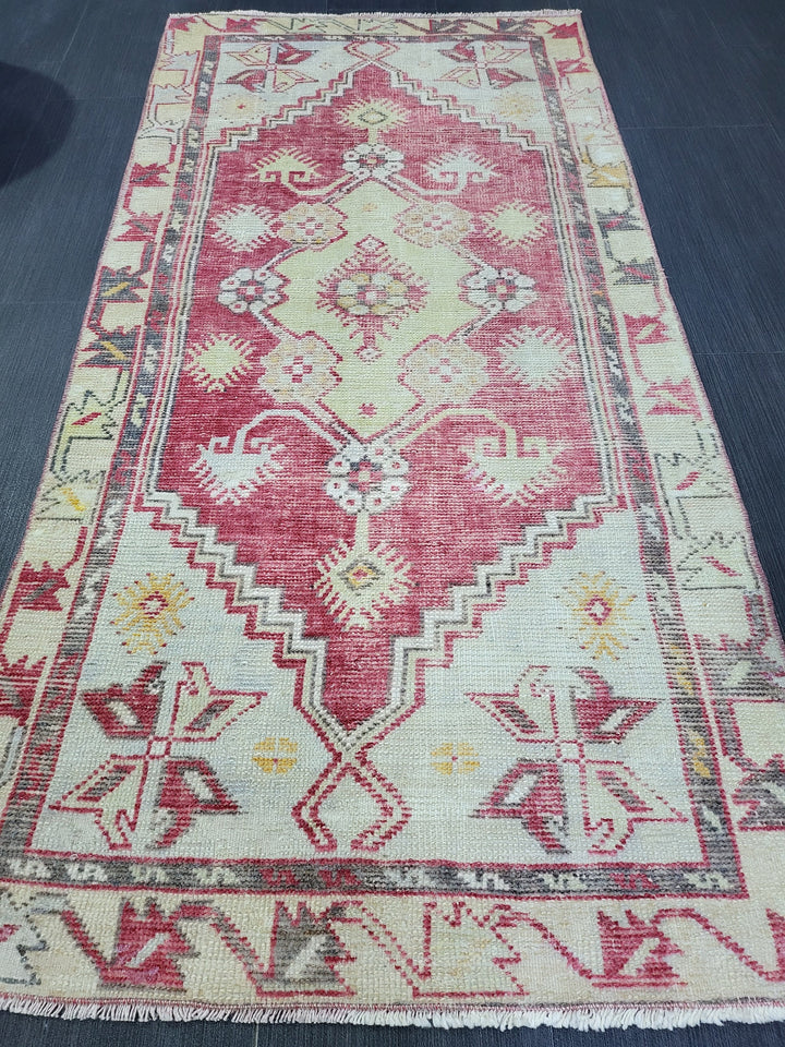 Beige Turkish Runner Rug 2' 5" x 5' Hand-Knotted texture