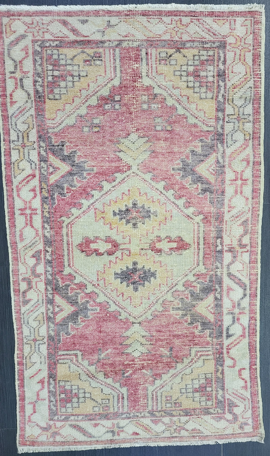 Beige Turkish Oushak Rug 2' 5" x 4' 3" Hand-Knotted border