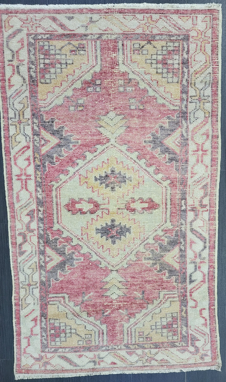 Beige Turkish Oushak Rug 2' 5" x 4' 3" Hand-Knotted border