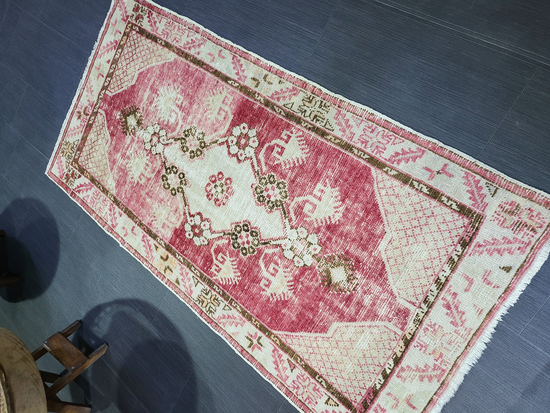 Beige Turkish Runner Rug 2' 7" x 5' 1" Hand-Knotted reverse