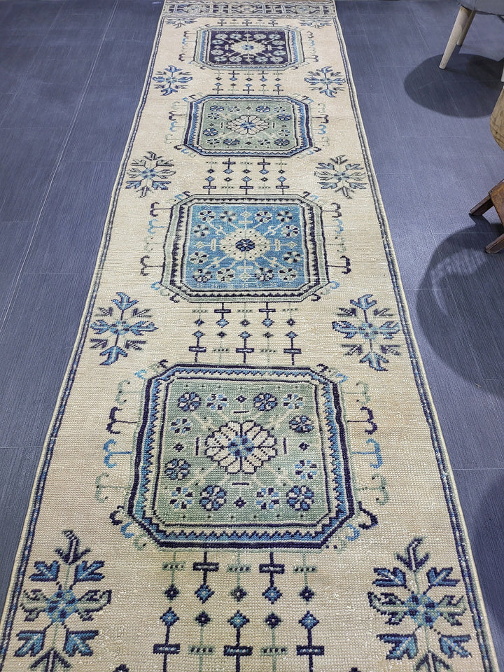 Turkish Runner Rug 2' 9" x 11' 3" Hand-Knotted texture