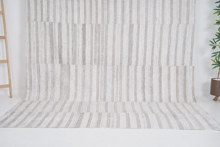 Kilim Rug 10' 2" x 10' | No. VR55535