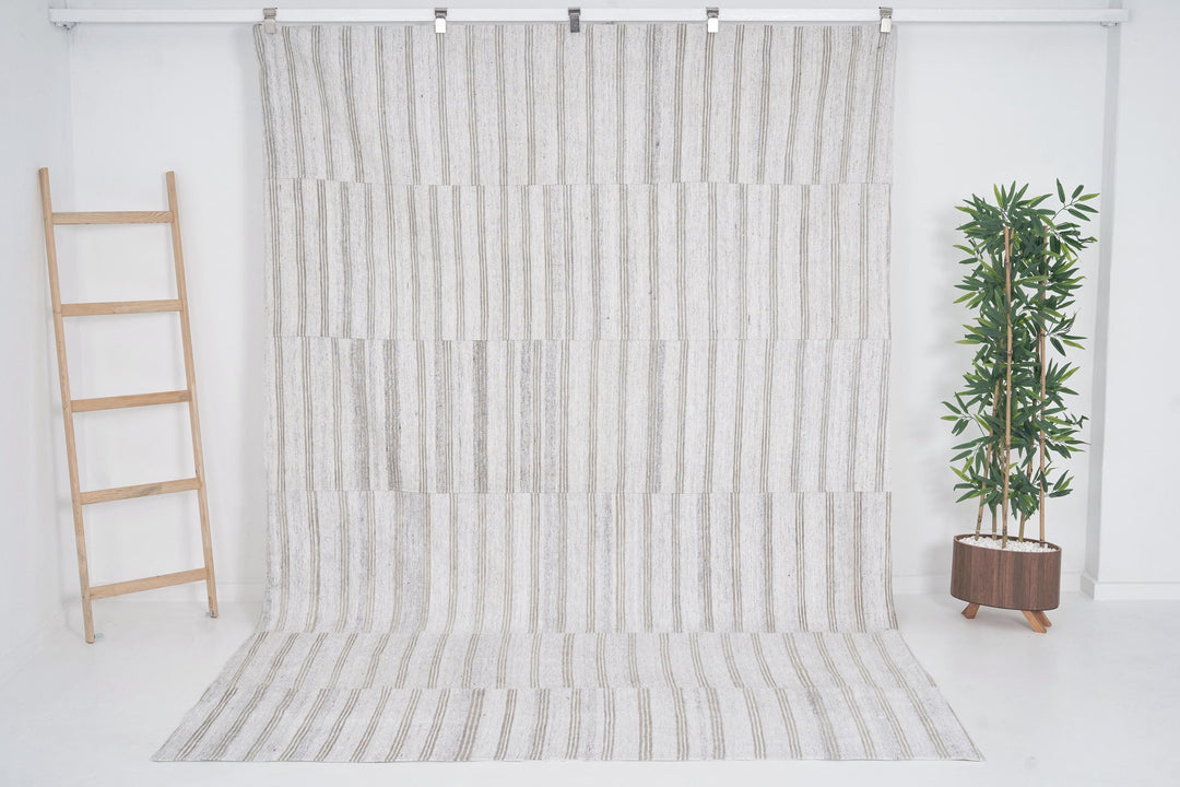 Kilim Rug 10' 2" x 10' | No. VR55535