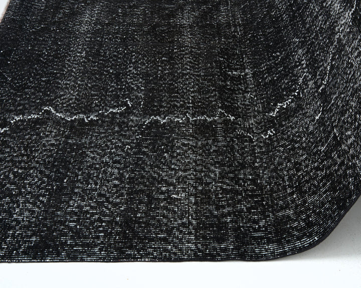 Black Oushak Rug 9' 4" x 5' 7" | No. VR62908