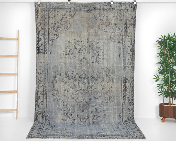 Gray Oushak Rug 8' 11" x 5' 2" | No. VR81347