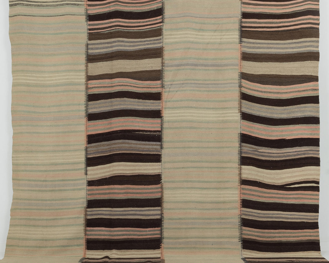 Kilim Rug 7' 10" x 11' 6" | No. VR57461