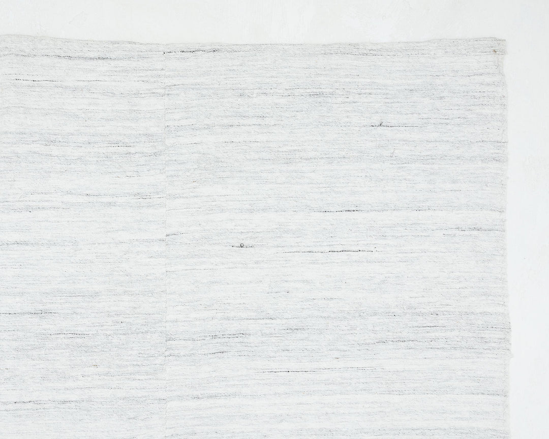 White Kilim Rug 5' 11" x 10' 2" | No. VR88952