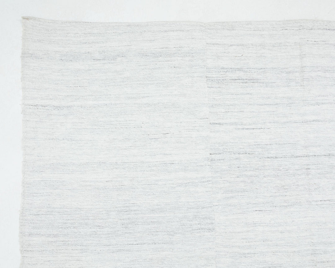 White Kilim Rug 5' 11" x 10' 2" | No. VR88952