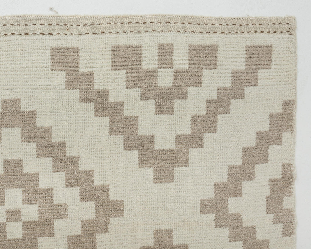 Beige Oushak Rug 8' 4" x 11' 10" | No. VR49762
