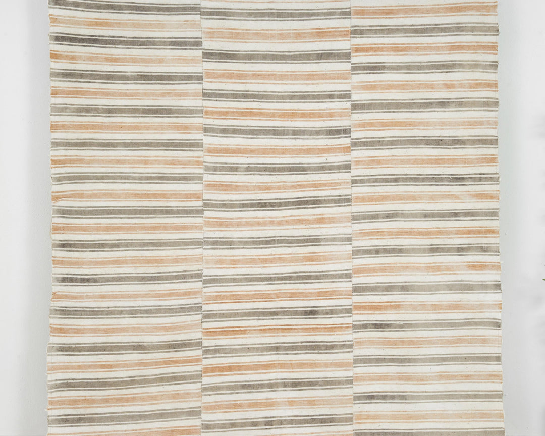 Faded Kilim Rug 5' 5" x 8' 10" | No. VR82150