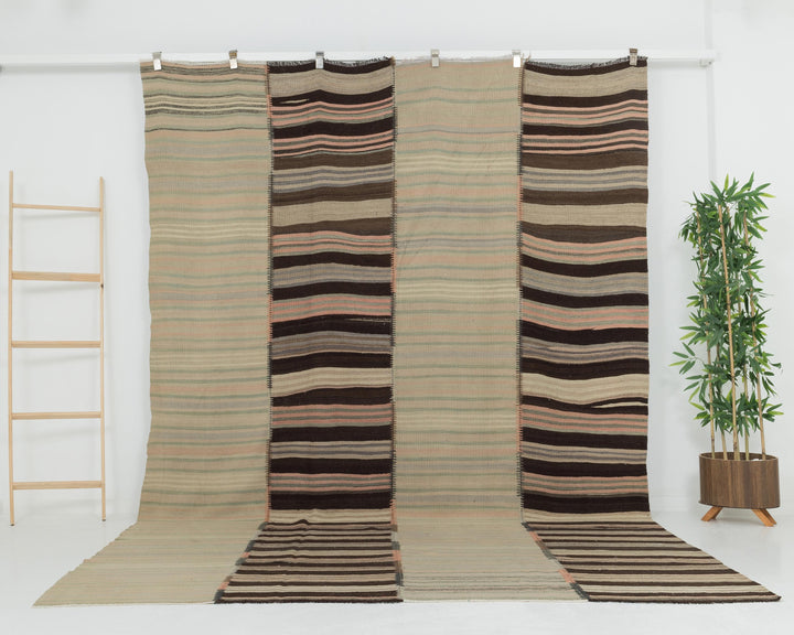 Kilim Rug 7' 10" x 11' 6" | No. VR57461