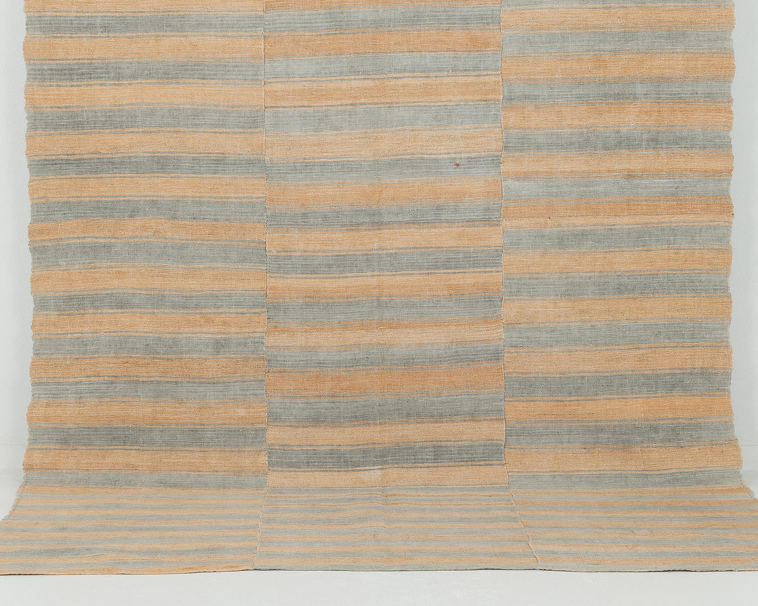 Kilim Rug 5' 11" x 9' 2" | No. VR72185