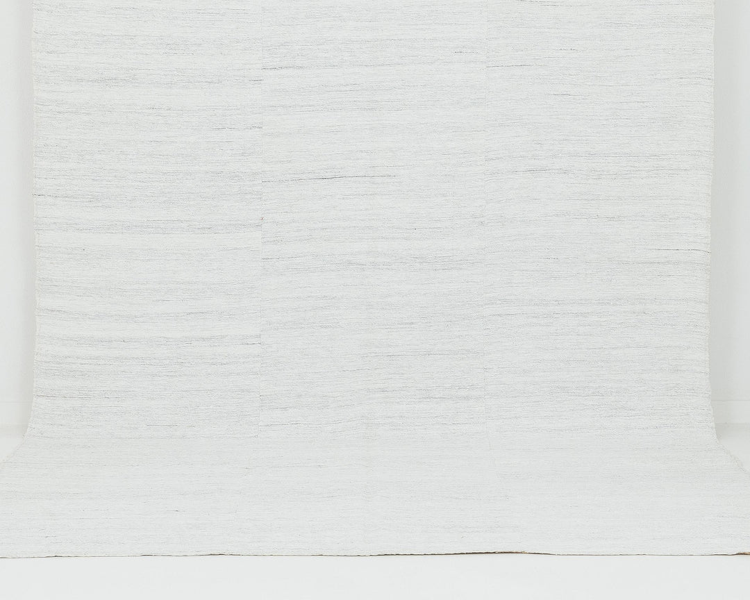 White Kilim Rug 5' 11" x 10' 2" | No. VR88952