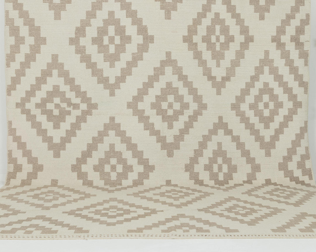 Beige Oushak Rug 8' 4" x 11' 10" | No. VR49762