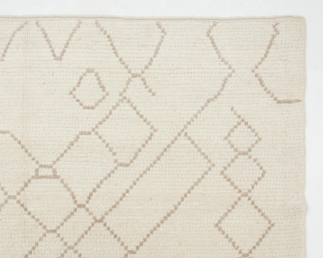 Beige Oushak Rug 6' 9" x 10' | No. VR85509
