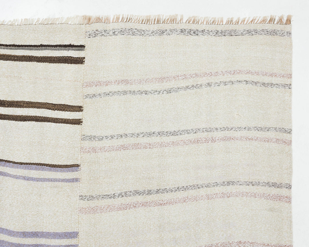 Kilim Rug 4' 9" x 8' 5" | No. VR82452