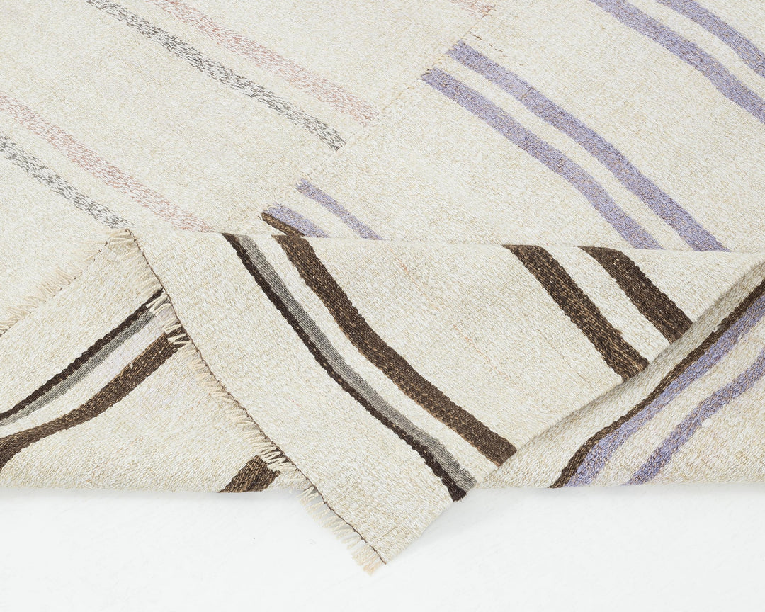 Kilim Rug 4' 9" x 8' 5" | No. VR82452