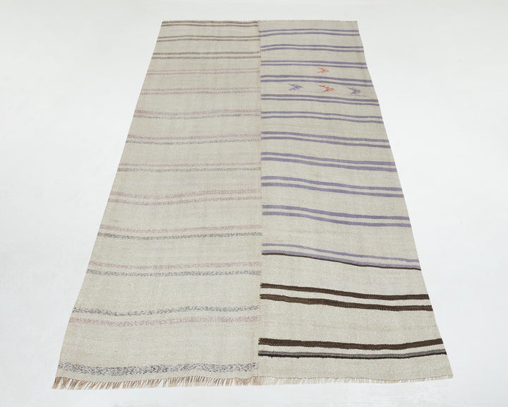 Kilim Rug 4' 9" x 8' 5" | No. VR82452