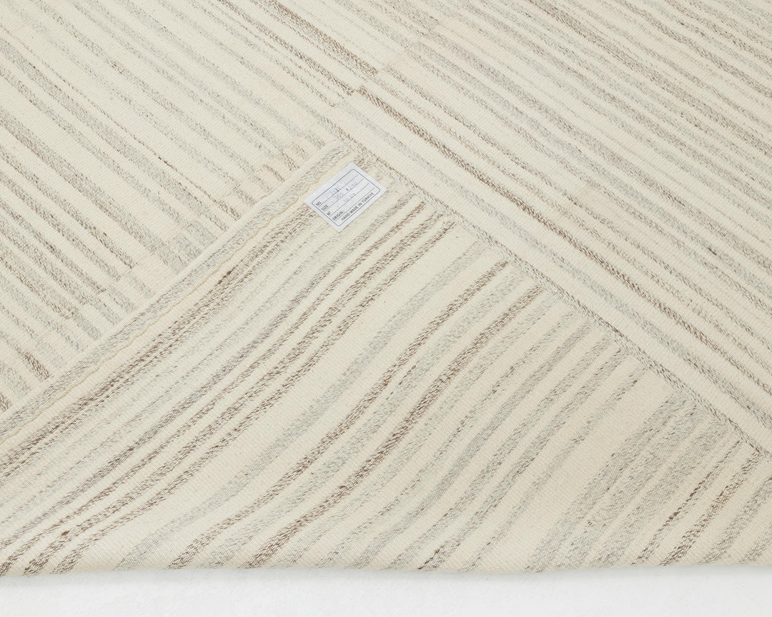 Kilim Rug 9' 6" x 11' 7" | No. VR95426