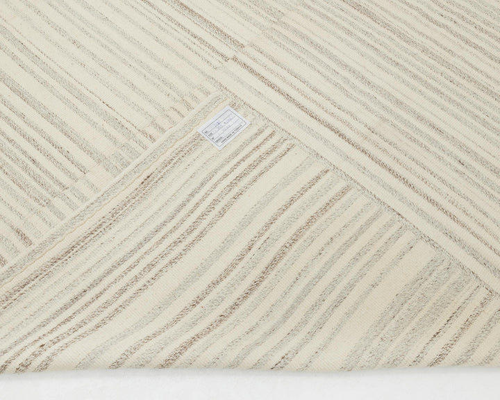 Kilim Rug 9' 6" x 11' 7" | No. VR95426