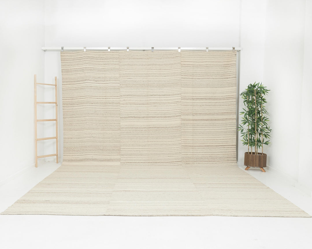 Beige Kilim Rug 10' x 13' 6" | No. VR38724