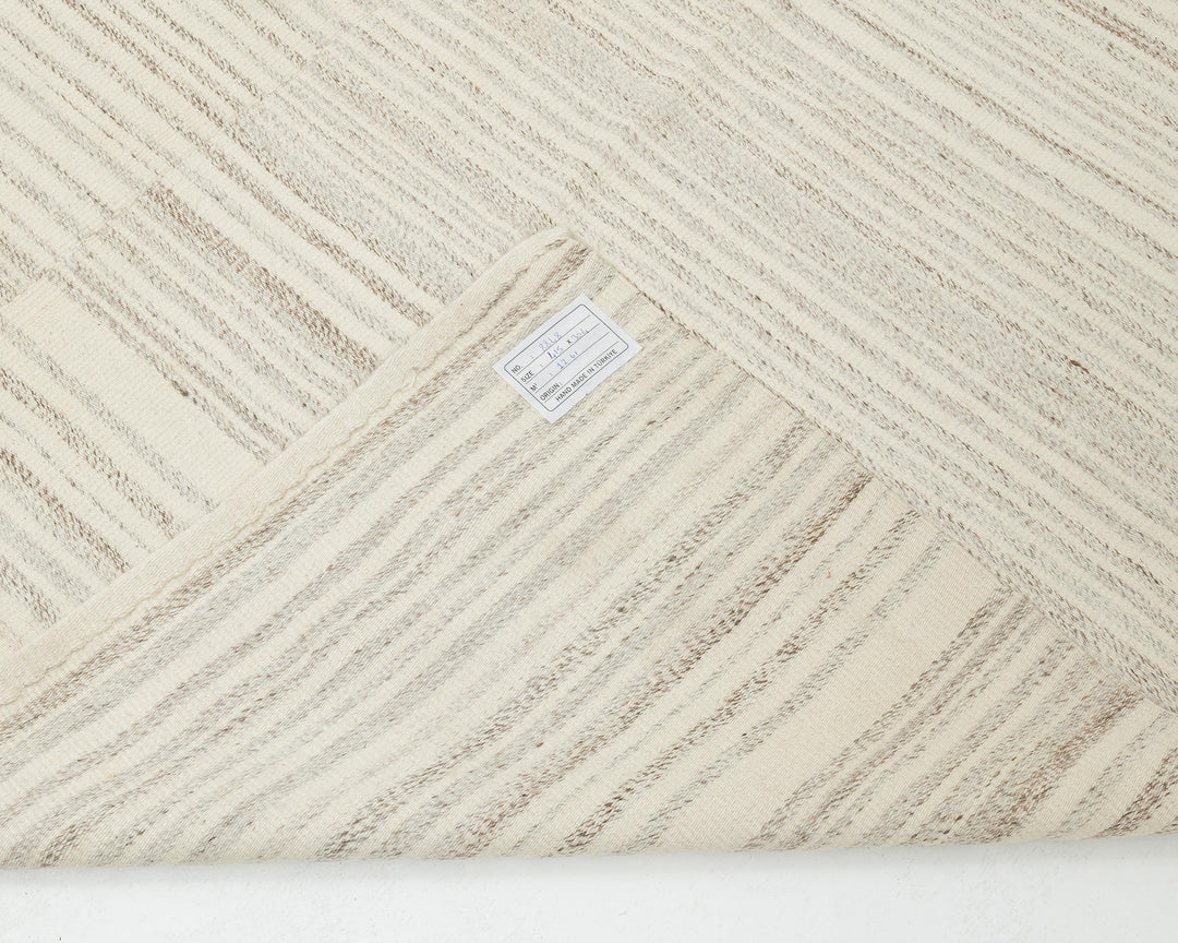 Kilim Rug 9' 5" x 13' 4" | No. VR30158