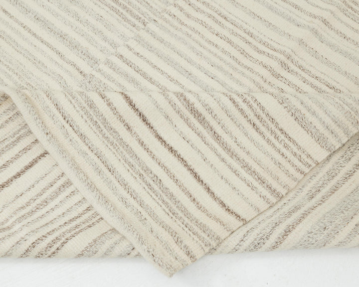 Beige Turkish Kilim Rug 10' 1" x 13' 3" Flat-Weave texture