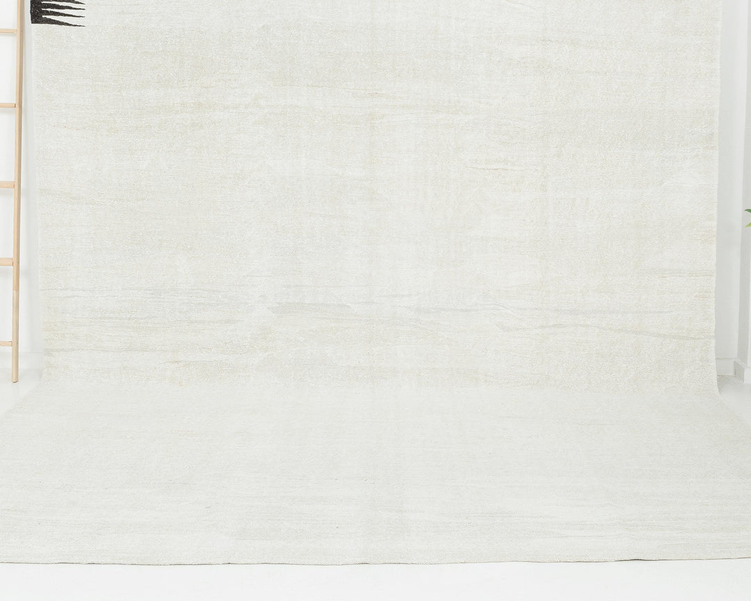 White Kilim Rug 11' 8" x 9' 1" | No. VR25361