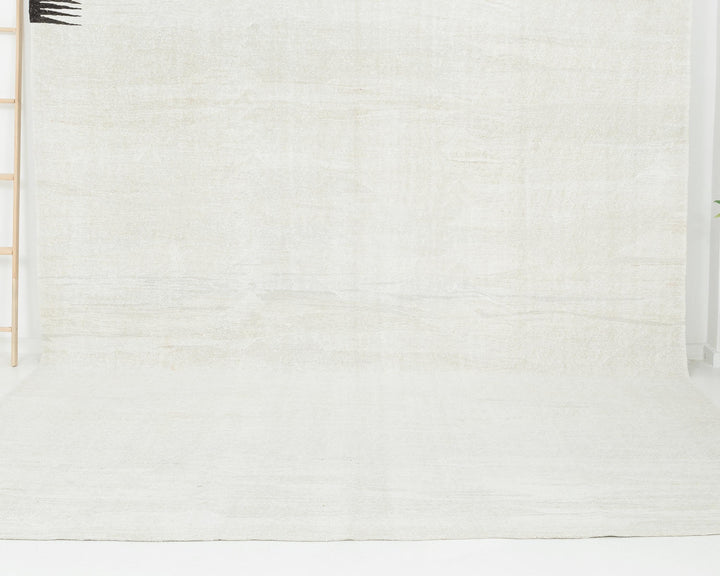 White Kilim Rug 11' 8" x 9' 1" | No. VR25361