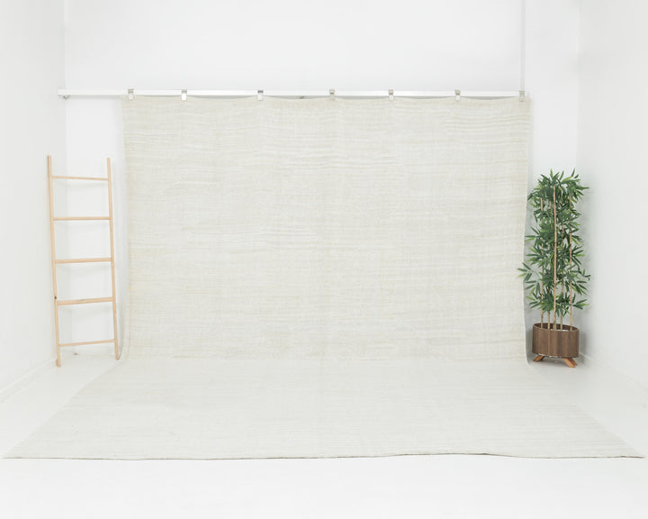 White Kilim Rug 12' 6" x 9' 11" | No. VR38835