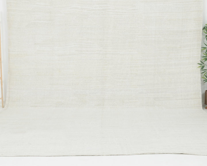 White Kilim Rug 12' 6" x 9' 11" | No. VR38835