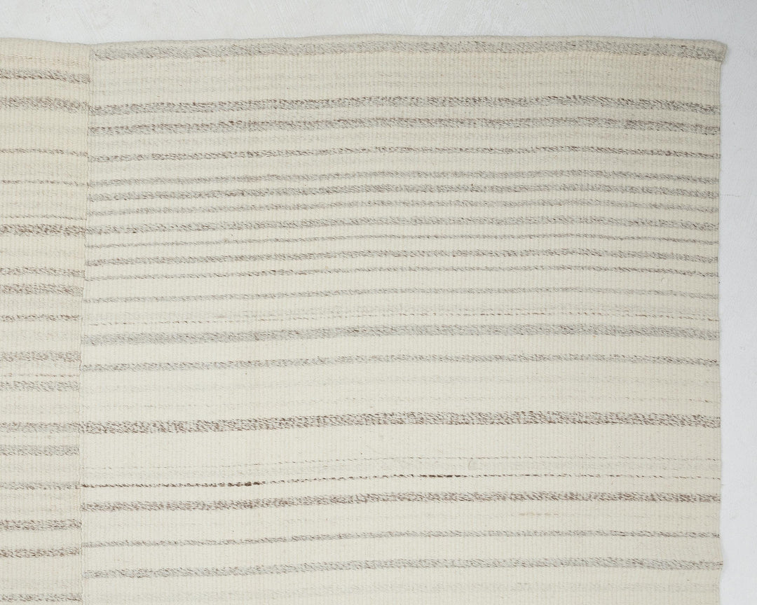 Beige Kilim Rug 10' x 13' 6" | No. VR24679