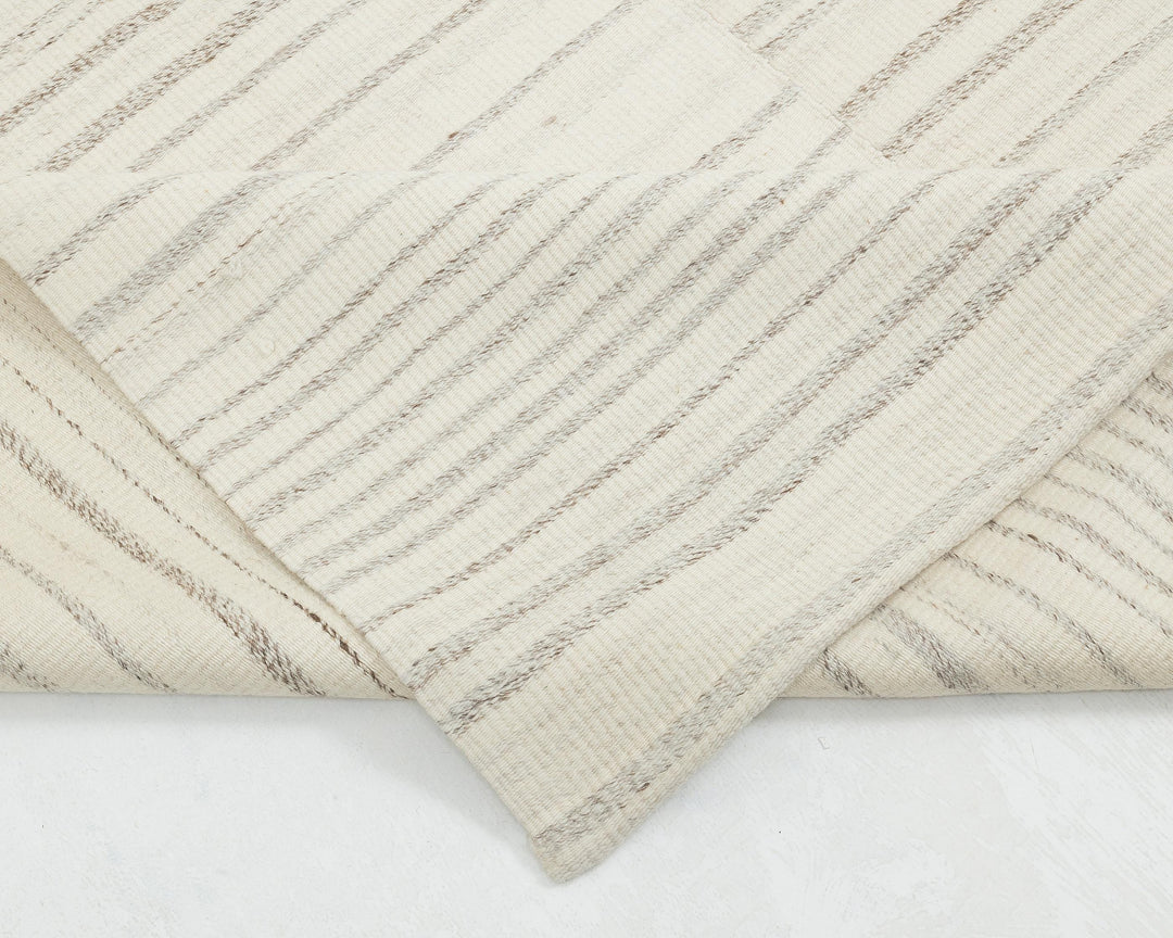 Beige Kilim Rug 10' x 13' 6" | No. VR24679