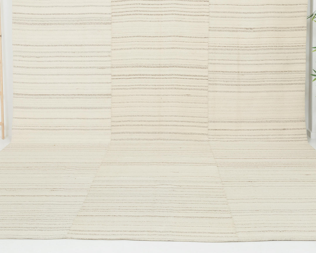 Beige Kilim Rug 10' x 13' 6" | No. VR24679