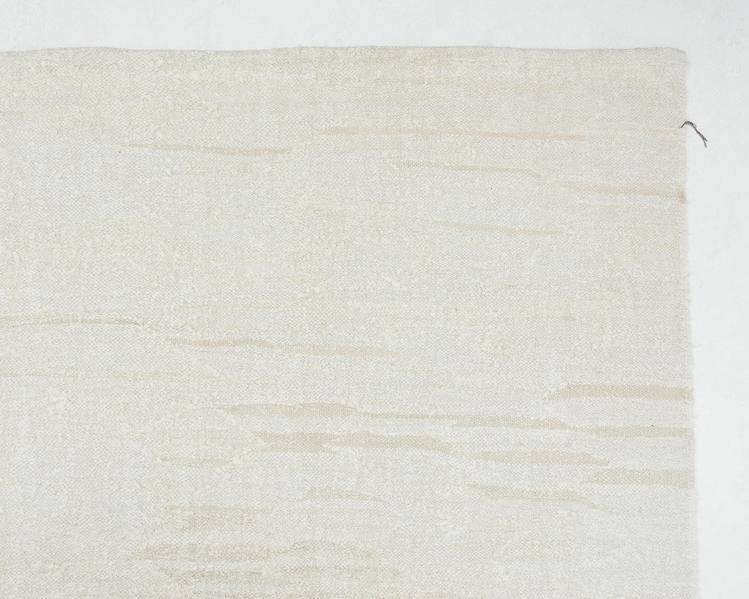 White Kilim Rug 8' 6" x 11' 2" | No. VR16042